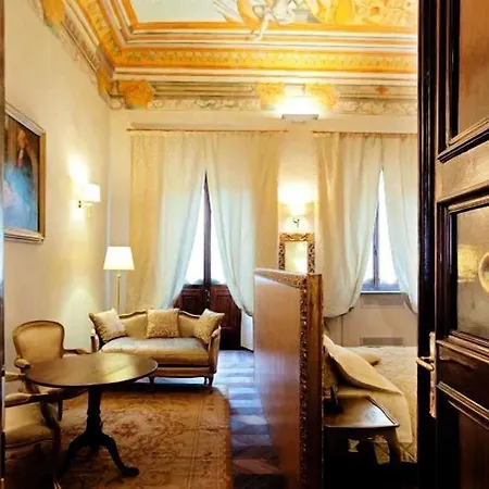Bed & Breakfast Palazzo Carletti 4*