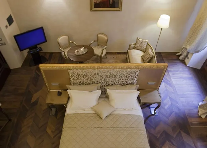 Palazzo Carletti 4*
