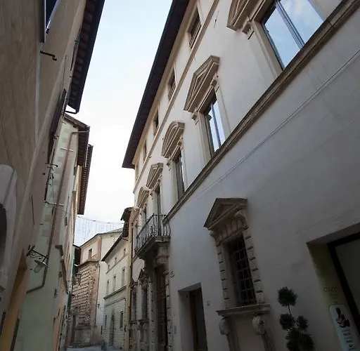 Palazzo Carletti 4* Монтепульчано